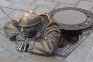 BRATISLAVA - Peeper sculpture